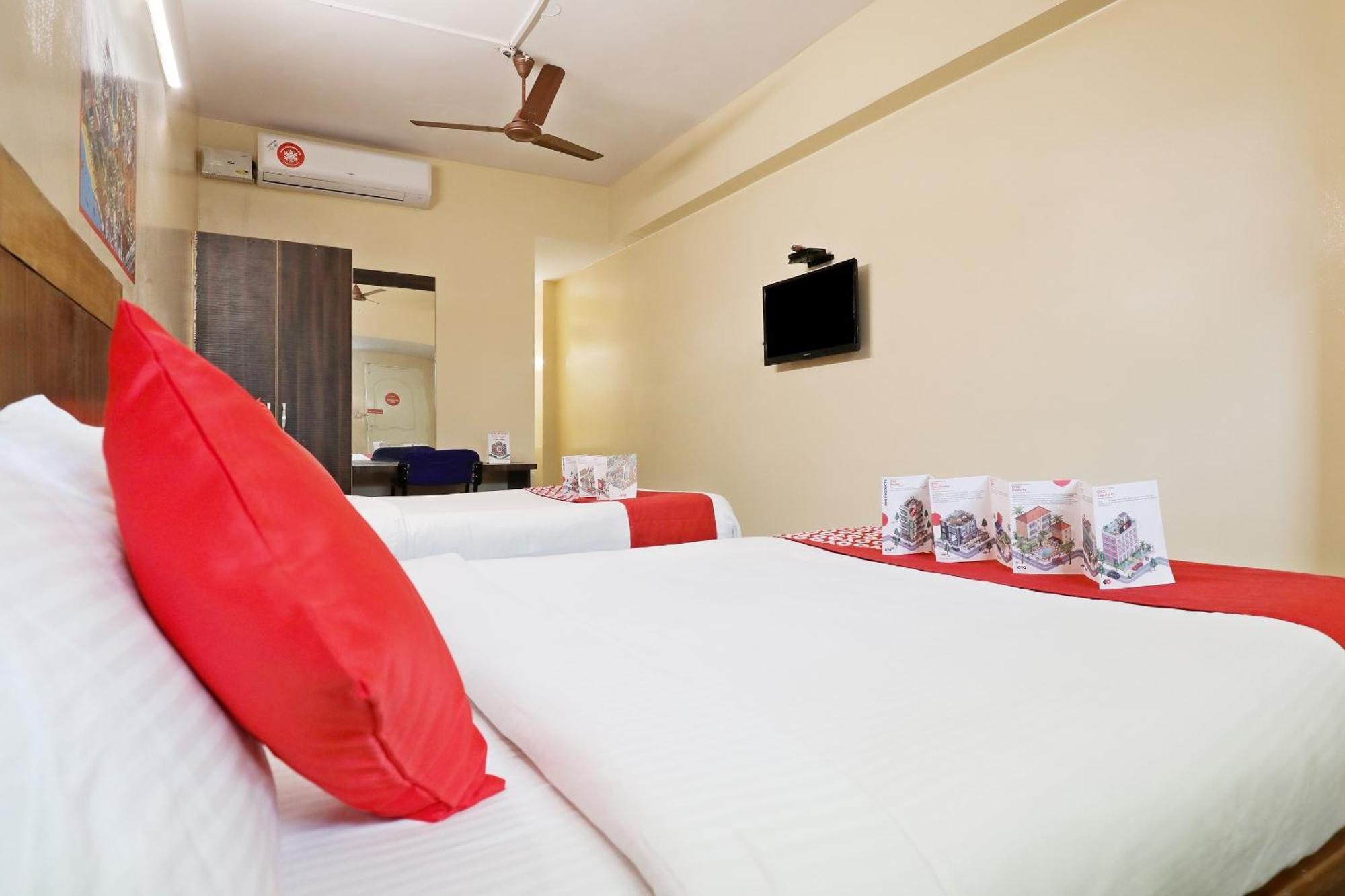 Oyo Flagship Hotel Archana Comforts Bangalore Bagian luar foto