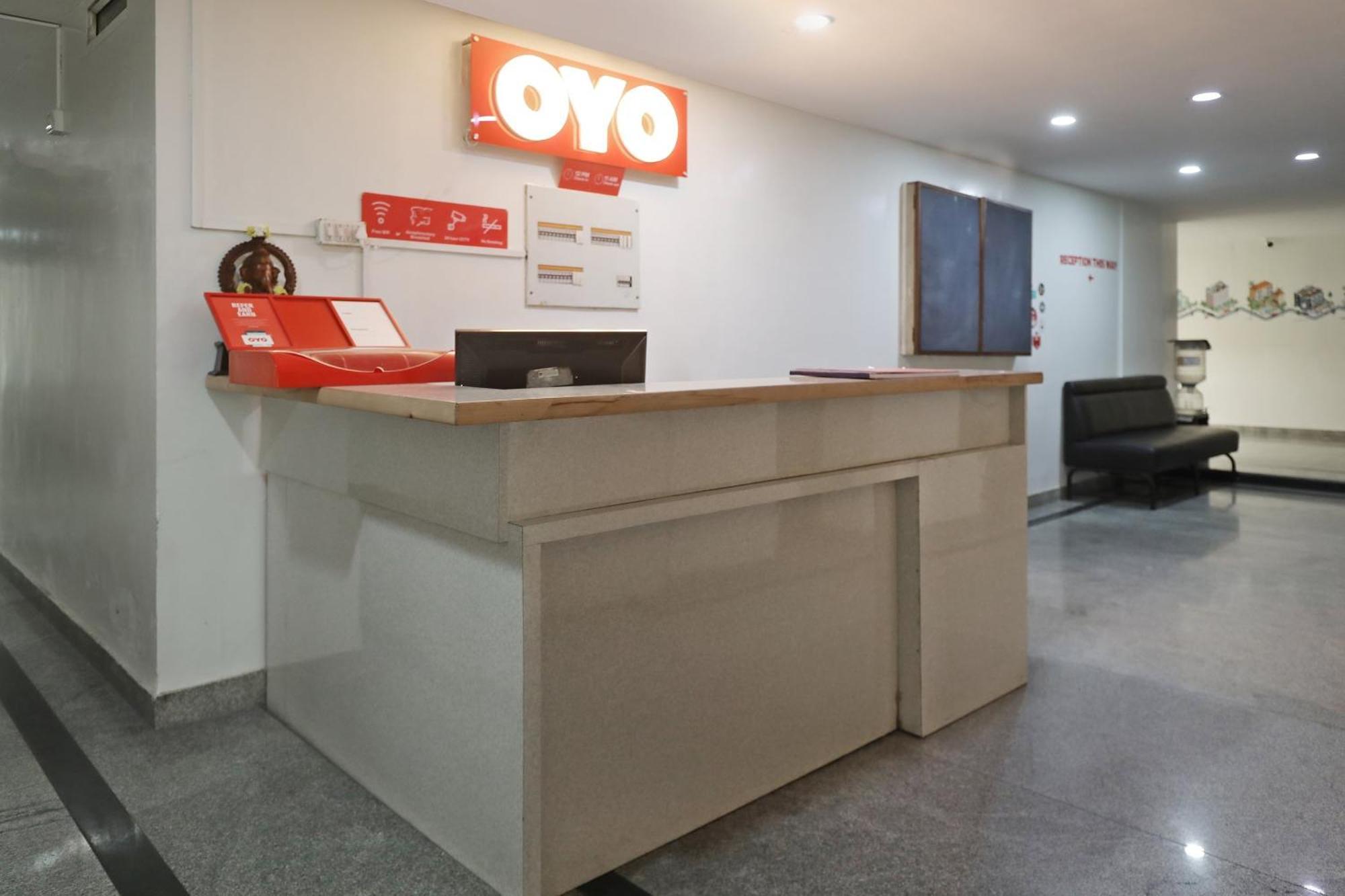 Oyo Flagship Hotel Archana Comforts Bangalore Bagian luar foto