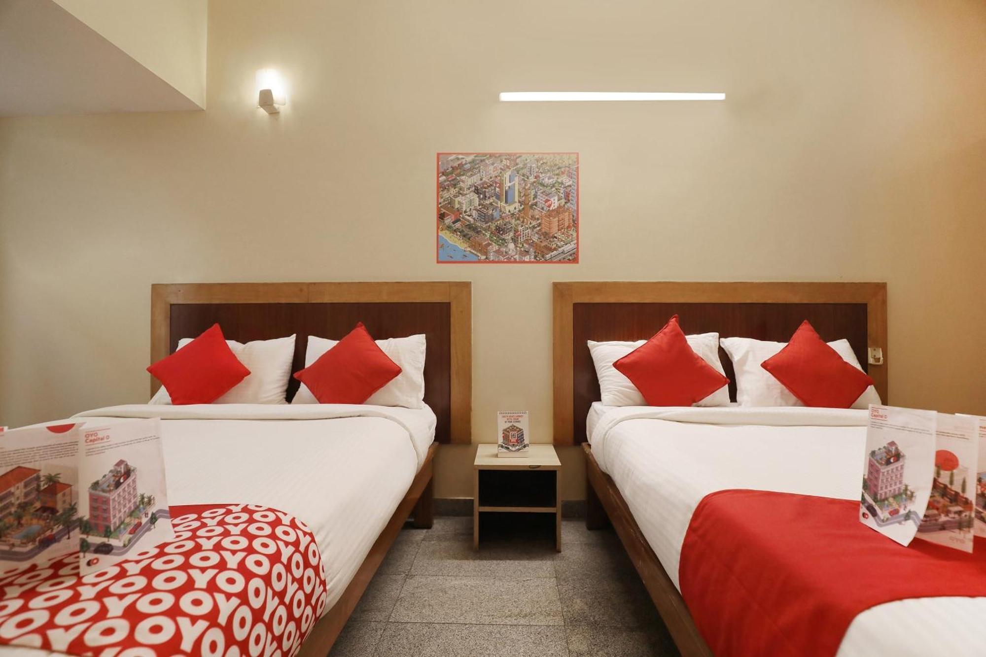 Oyo Flagship Hotel Archana Comforts Bangalore Bagian luar foto