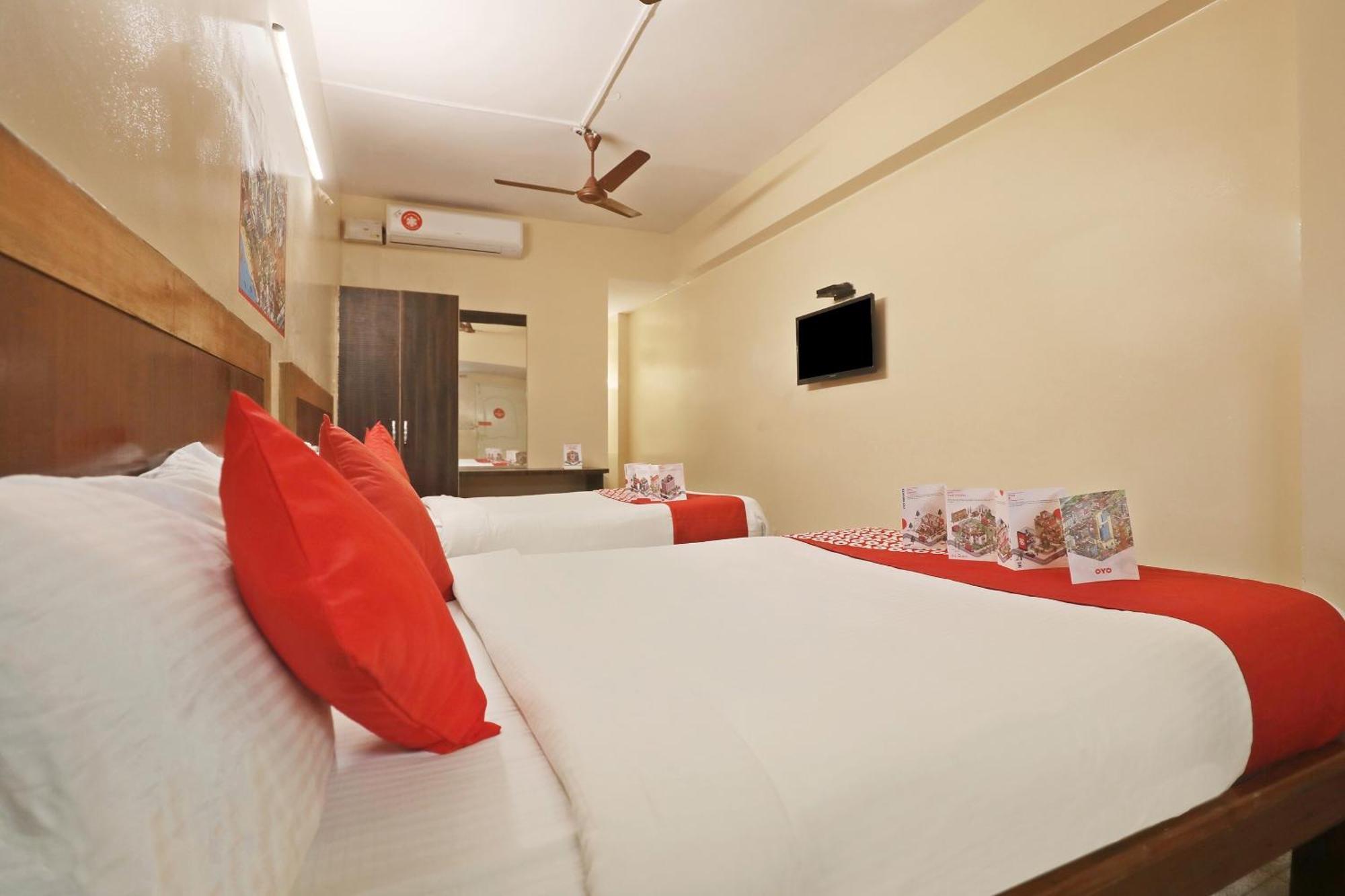 Oyo Flagship Hotel Archana Comforts Bangalore Bagian luar foto