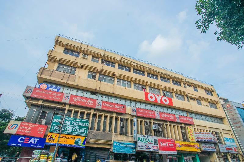 Oyo Flagship Hotel Archana Comforts Bangalore Bagian luar foto