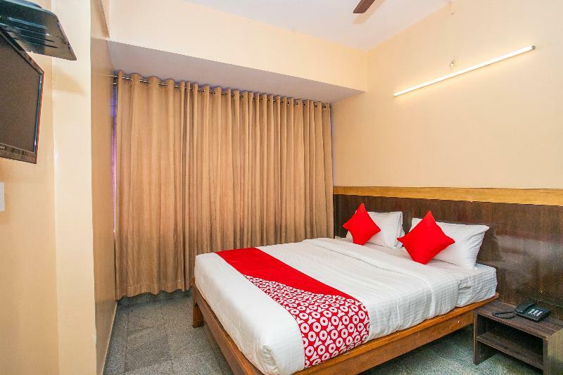 Oyo Flagship Hotel Archana Comforts Bangalore Bagian luar foto